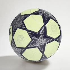 adidas Herren UEFA Champions League Real Madrid Mini Fußball Almost Lime/Silver Metallic/Noble Ink