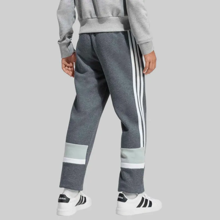 adidas Junior Junge Saisonale Essentials Tiberio 3 Streifen Jogginghosen Drak Grey/Weiß/Wonder Sage