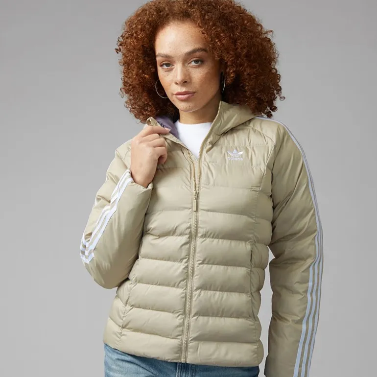 adidas Originals Damen Adicolor Kapuzenjacke mit Polsterung Wonder Beige/Grün/Preloved Ruby