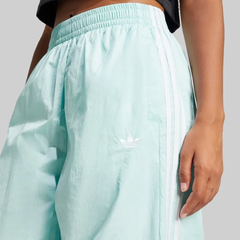adidas Originals Damen Adicolour Teamgeist Oversized Trainingshose Semi Flash Aqua