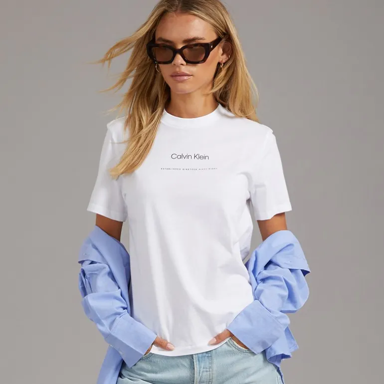 Calvin Klein Jeans Damen Classic Logo T Shirt Bright White