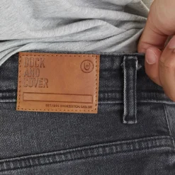 Duck and Cover Herren Rushawn Jeans mit lockerer Passform Schwarz