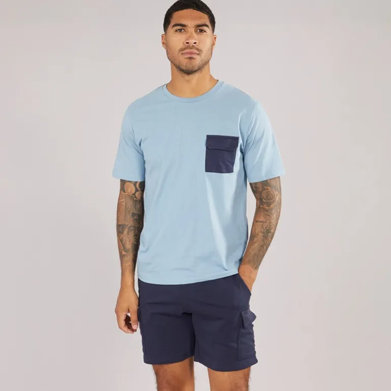 JACK & JONES Herren T Shirt mit Tasche und Shorts Set Mountain Spring/Navy Blazer