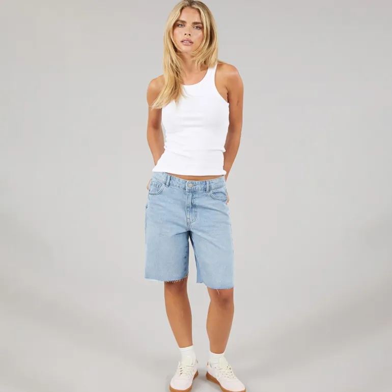 Noisy May Damen Holla Denim Shorts Light Blue Denim