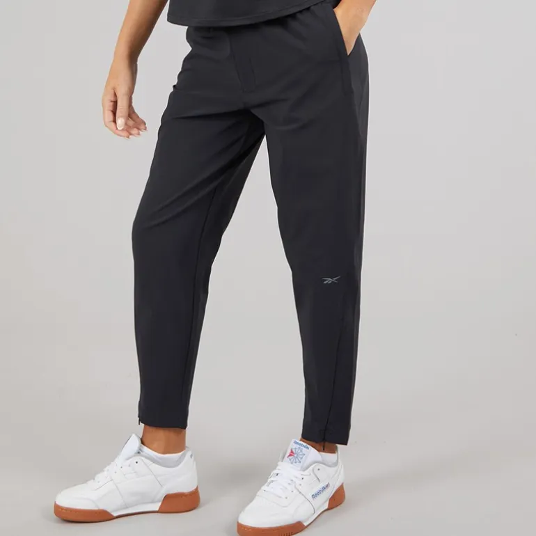 Reebok Damen Active Collective Skystretch Woven Hose Schwarz