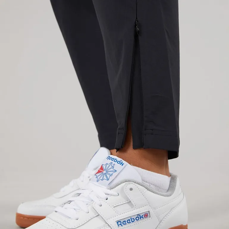 Reebok Damen Active Collective Skystretch Woven Hose Schwarz